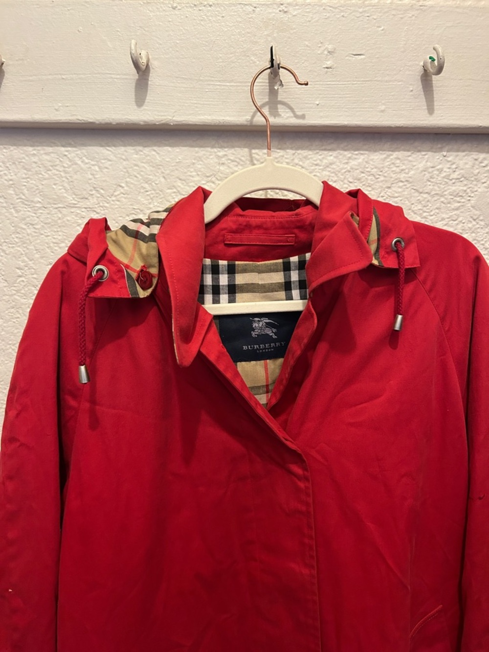 Burberry Red Trench Coat with Signature Check Cuff - Picture 3 of 6